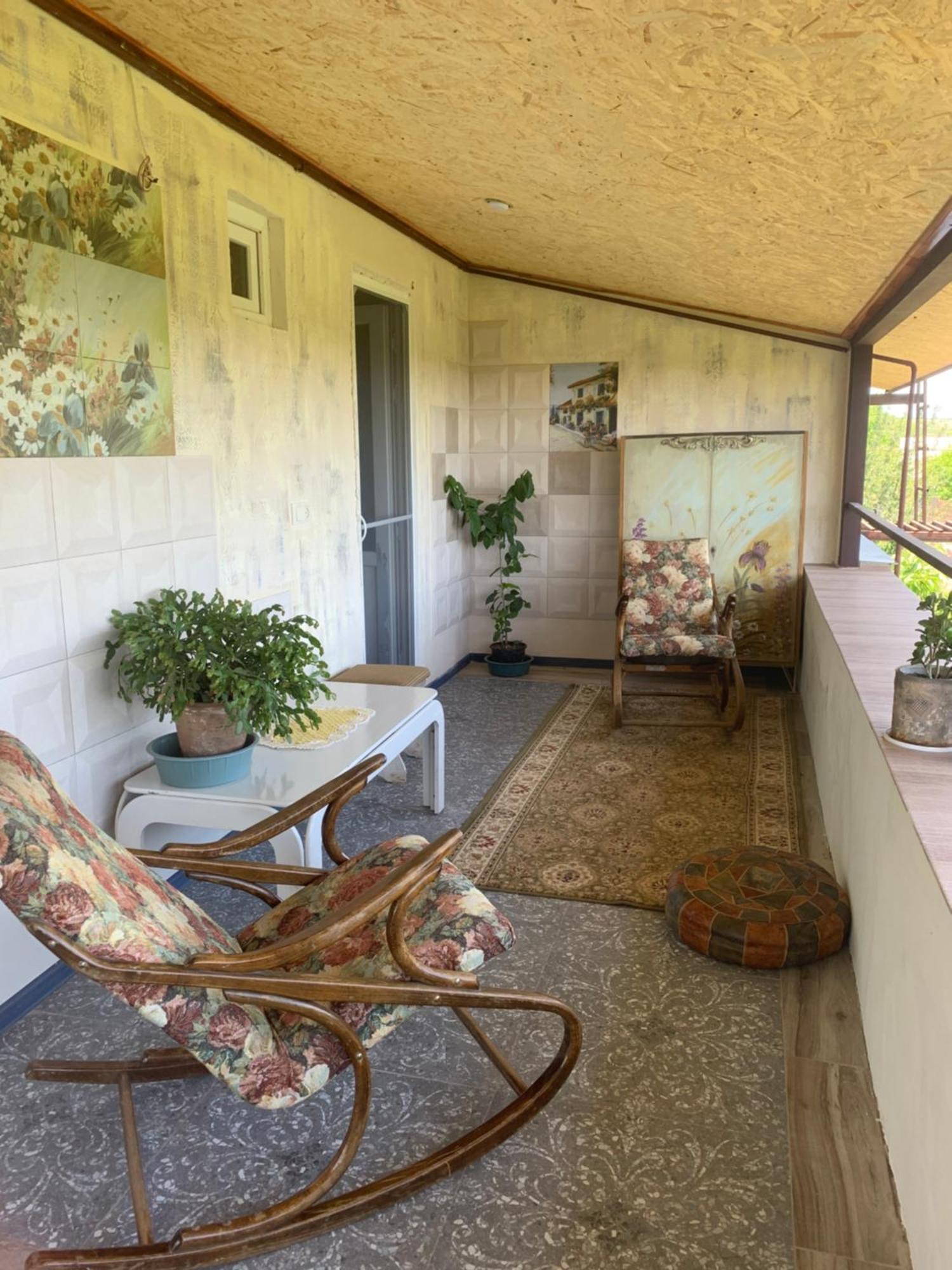 Guests House Qotukner Country house Karbi